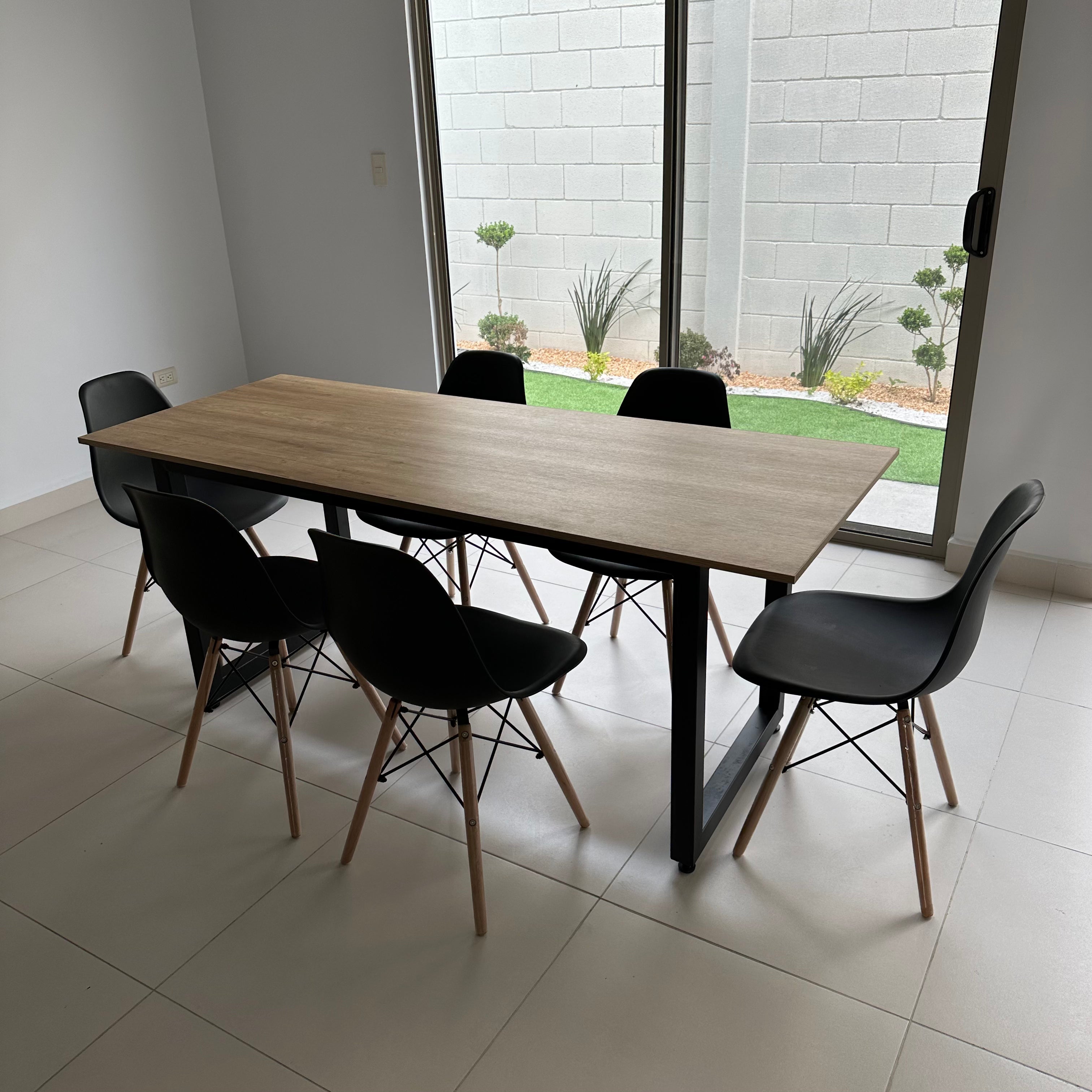 AC. COMEDOR + 6 SILLAS EAMES